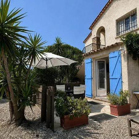525 Avec Piscine Holiday home