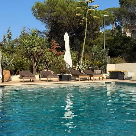 525 Avec Piscine Sainte-Maxime